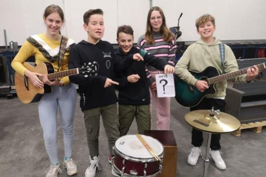 Kidsband KICKS zoekt een drummer